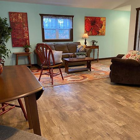 Dragonfly Meadows Guesthouse Stoutland Esterno foto
