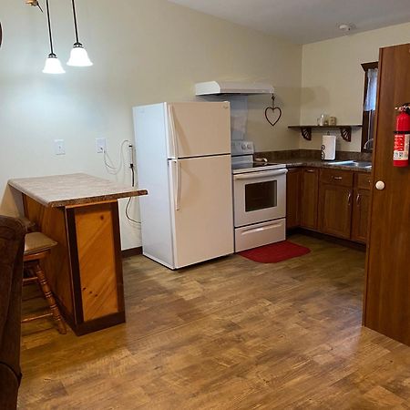 Dragonfly Meadows Guesthouse Stoutland Esterno foto