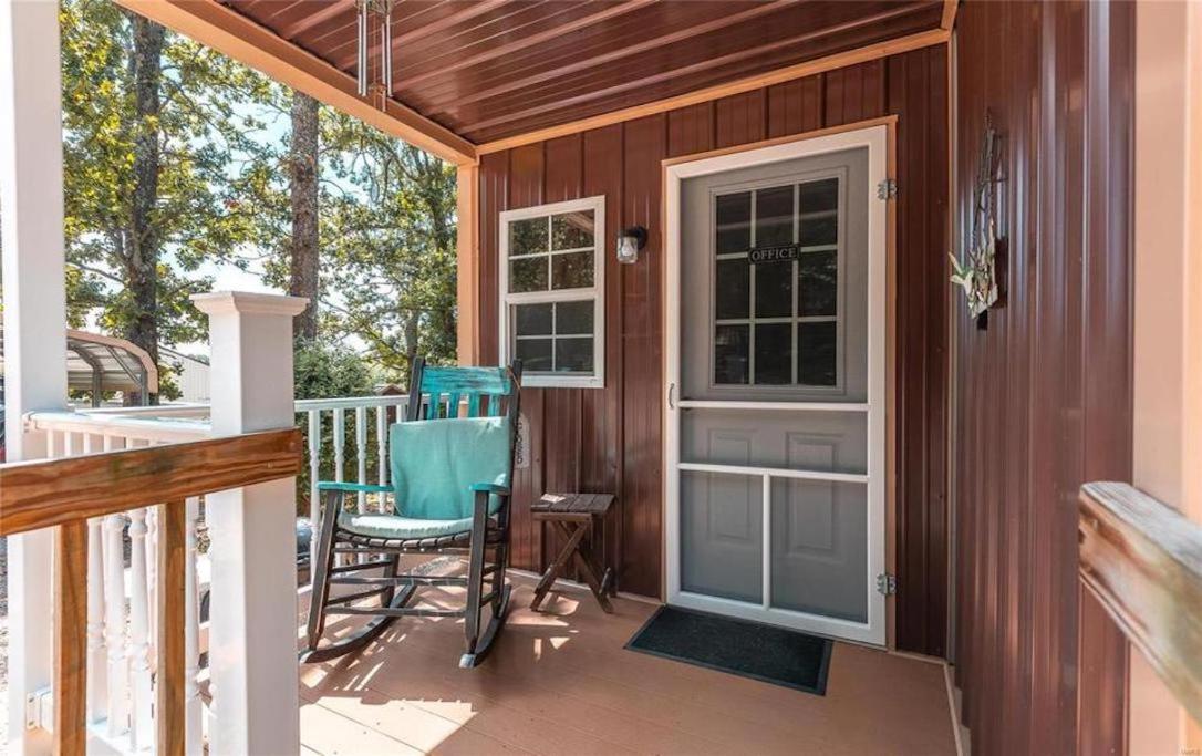 Dragonfly Meadows Guesthouse Stoutland Esterno foto